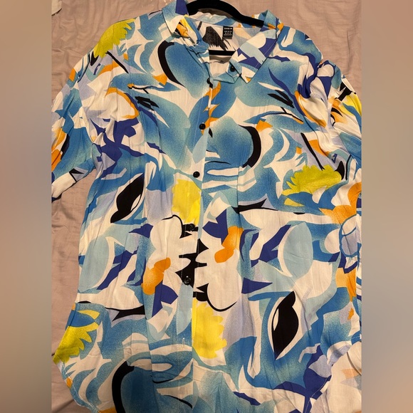 Shein and Suzy Shier tops for sale - Picture 5 of 9